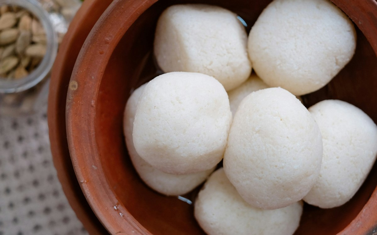 ঘরেই বানান নরম রসগোল্লা